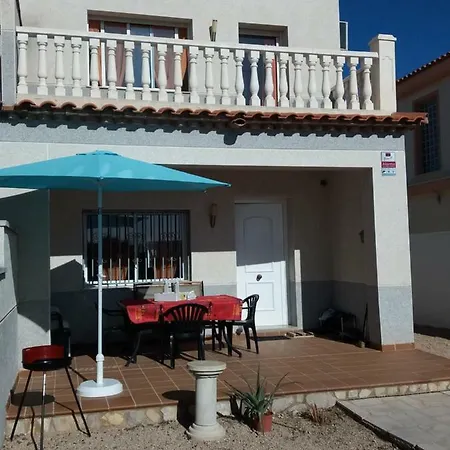 Maison Pour Couples Ou Famille Avec Enfants Holiday home *